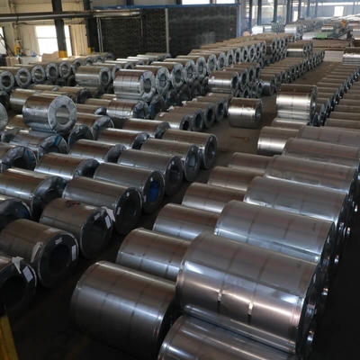 JIS रेगुलर स्पैंगल जस्ती स्टील 610mm हॉट रोल्ड स्टील इन कॉइल्स