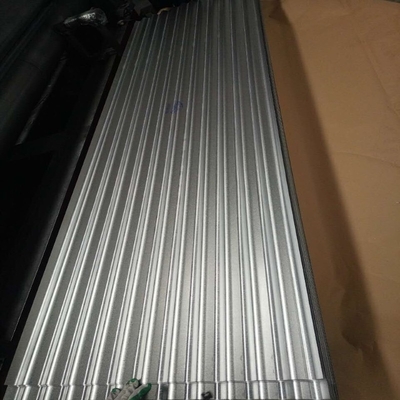 600mm-1250mm चौड़ाई गैल्वेनाइज्ड छत शीट 20-25um शीर्ष पेंट कोटिंग