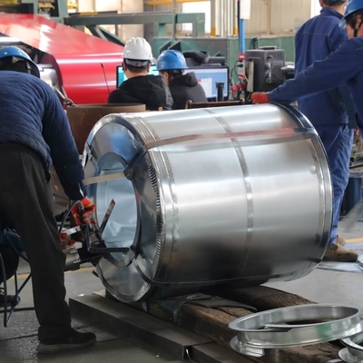 ISO9001 स्टील जस्ती कुंडल Z30 - 150g / M2 गर्म डूबा हुआ स्टील का तार